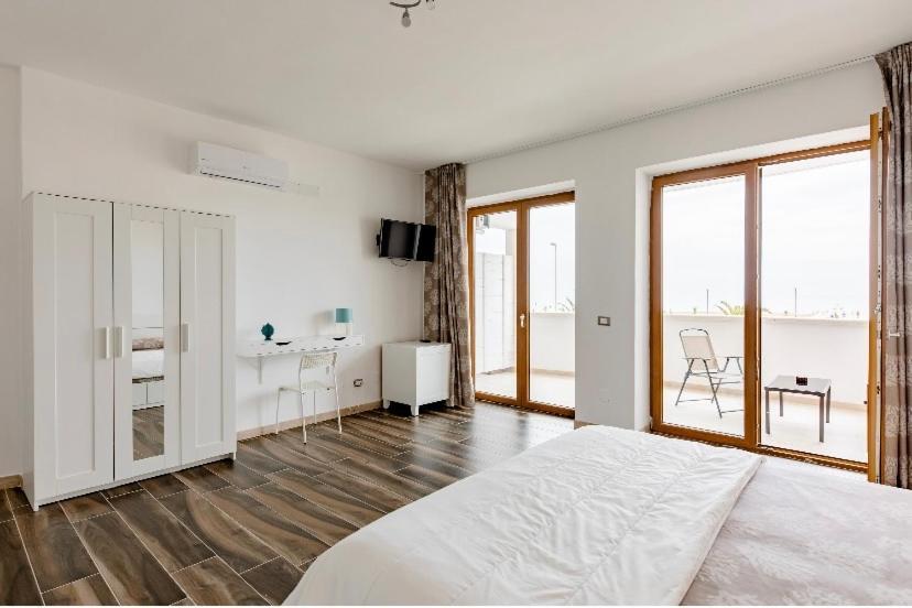 Manfredi Sea Room Vieste Exterior photo